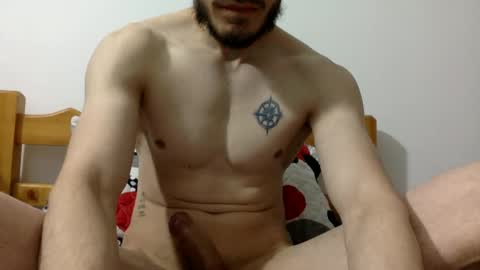 Snapshot of cr7arquitecto9 chatting on 01-01-25, 01:58 R9cam7 online show from 01-01-25, 01:58