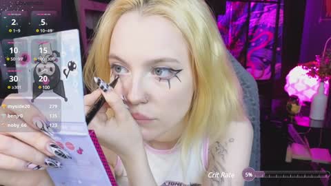 Snapshot of crackling_tati chatting on 12-02-24, 02:53 Tati online show from 12-02-24, 02:53