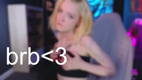 Snapshot of crackling_tati chatting on 12-08-24, 01:13 Tati online show from 12-08-24, 01:13