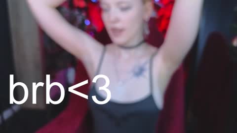 Snapshot of crackling_tati chatting on 12-21-24, 11:56 Tati online show from 12-21-24, 11:56