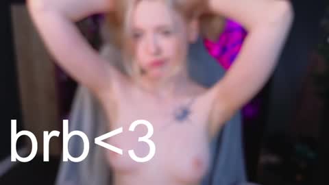 Snapshot of crackling_tati chatting on 12-28-24, 11:59 Tati online show from 12-28-24, 11:59