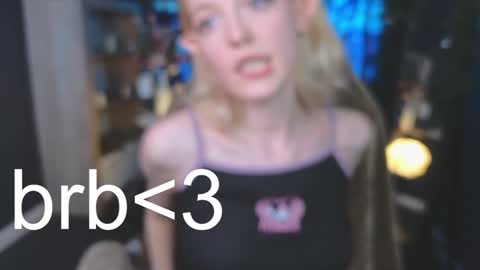 Snapshot of crackling_tati chatting on 12-31-24, 12:21 Tati online show from 12-31-24, 12:21