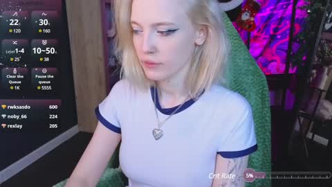 Snapshot of crackling_tati chatting on 01-04-25, 03:29 Tati online show from 01-04-25, 03:29