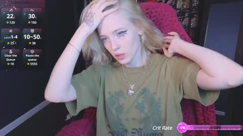 Snapshot of crackling_tati chatting on 02-08-25, 08:53 Tati online show from 02-08-25, 08:53