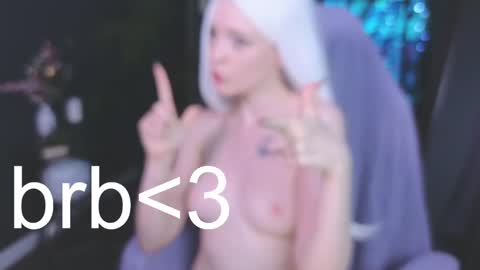 Snapshot of crackling_tati chatting on 02-25-25, 12:03 Tati online show from 02-25-25, 12:03