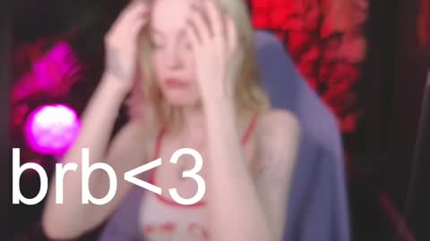 Snapshot of crackling_tati chatting on 03-08-25, 12:11 Tati online show from 03-08-25, 12:11