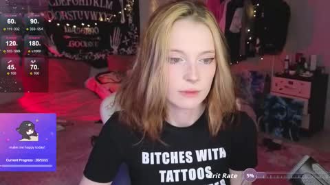 Snapshot of crackling_tati chatting on 09-28-25, 07:08 Tati online show from 09-28-25, 07:08