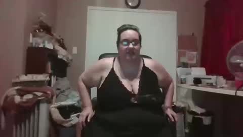 Craftgirl online show from 10-16-25, 02:40