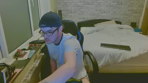 Cre8 craigy1605 TikTok craig..gray online show from 03-03-25, 10:42