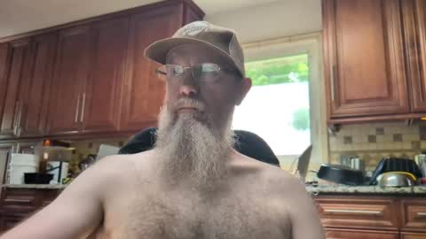 Snapshot of craven_moreass chatting on 06-13-26, 01:42 Dick Fitswell online show from 06-13-26, 01:42