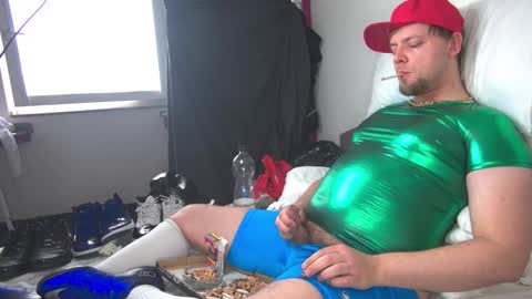 Snapshot of cravingboy chatting on 02-24-25, 02:58 robin online show from 02-24-25, 02:58