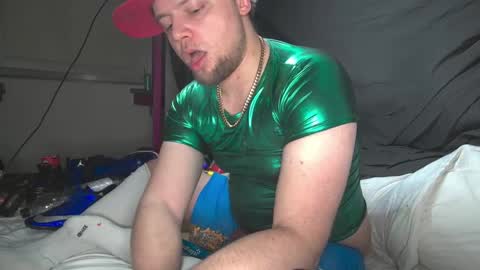 Snapshot of cravingboy chatting on 02-28-25, 09:33 robin online show from 02-28-25, 09:33