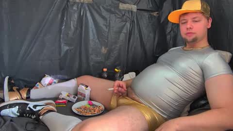 Snapshot of cravingboy chatting on 09-20-25, 11:33 robin online show from 09-20-25, 11:33