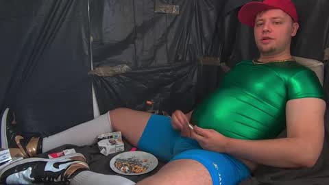 Snapshot of cravingboy chatting on 09-27-25, 09:25 robin online show from 09-27-25, 09:25