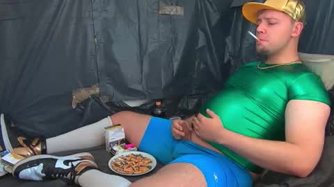 Snapshot of cravingboy chatting on 09-28-25, 09:47 robin online show from 09-28-25, 09:47