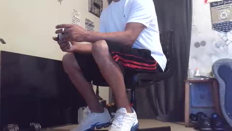 Snapshot of crazy4feetmanic chatting on 11-27-25, 01:40 drbucknaked online show from 11-27-25, 01:40