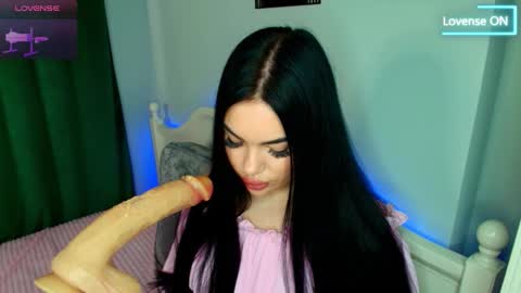 Snapshot of crazy__berry chatting on 10-31-25, 07:31 Eva online show from 10-31-25, 07:31