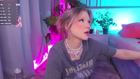 Snapshot of crazy__wine chatting on 12-08-24, 10:36 Sonya online show from 12-08-24, 10:36