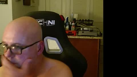 Snapshot of crazy_beyond_cute chatting on 12-19-25, 02:29 Crazy Beyond Cute online show from 12-19-25, 02:29