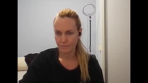 Anny online show from 05-15-26, 11:56