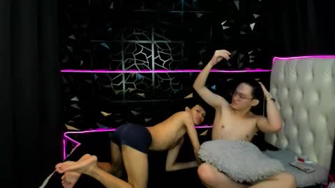 Snapshot of crazyasiantwink chatting on 02-11-26, 06:46 James online show from 02-11-26, 06:46