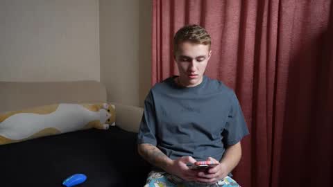 Alex online show from 10-12-25, 05:34