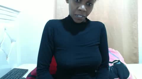 Snapshot of crazyebonie chatting on 09-23-25, 06:16 Ebonie online show from 09-23-25, 06:16