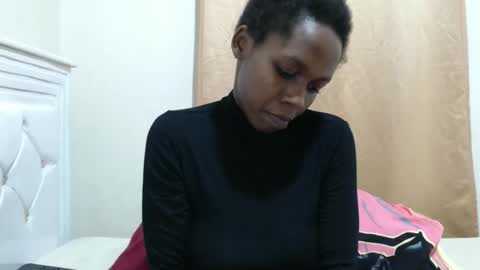 Snapshot of crazyebonie chatting on 09-28-25, 07:41 Ebonie online show from 09-28-25, 07:41