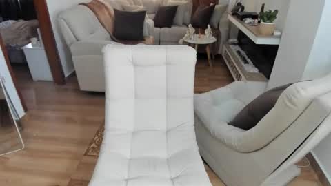 LAURA online show from 02-25-26, 12:15