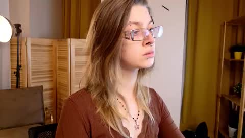 Snapshot of crazysound chatting on 01-14-26, 06:08 Alice online show from 01-14-26, 06:08