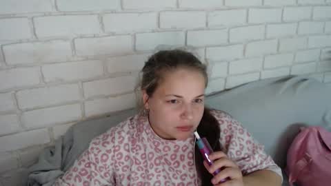 Crazyy Girl  online show from 10-07-25, 02:25