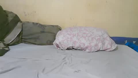 Snapshot of crazzyfucck chatting on 10-05-25, 04:44 Samuel online show from 10-05-25, 04:44