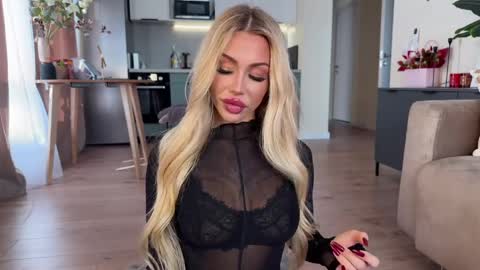 ALEXA AND WALLY online show from 04-11-26, 06:51