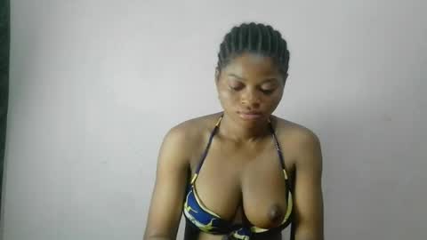 Snapshot of creamy_babyx chatting on 05-13-26, 12:35 Creamy babyx online show from 05-13-26, 12:35