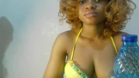 Snapshot of creamy_babyx chatting on 05-21-26, 07:04 Creamy babyx online show from 05-21-26, 07:04
