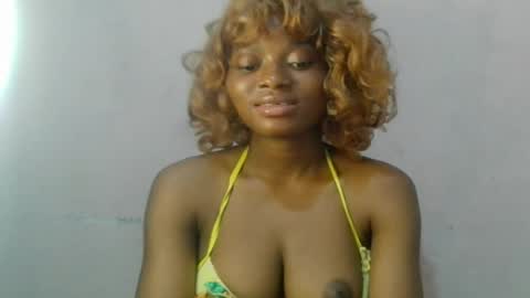 Snapshot of creamy_babyx chatting on 06-17-26, 07:26 Creamy babyx online show from 06-17-26, 07:26