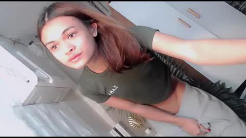 Snapshot of creamy_delilah chatting on 10-31-25, 09:21 Delilah online show from 10-31-25, 09:21