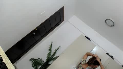 Snapshot of creamy_delilah chatting on 11-23-25, 04:18 Delilah online show from 11-23-25, 04:18