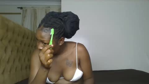 Snapshot of creamy_pie1 chatting on 02-12-26, 10:05 creamy_pie1 online show from 02-12-26, 10:05