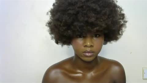 Snapshot of creamybabee chatting on 01-17-25, 05:41 queen online show from 01-17-25, 05:41