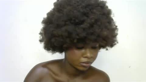 Snapshot of creamybabee chatting on 01-20-25, 10:40 queen online show from 01-20-25, 10:40