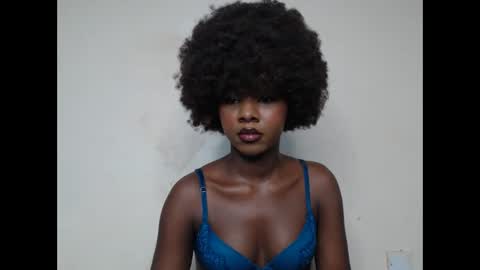 Snapshot of creamybabee chatting on 03-05-25, 08:42 queen online show from 03-05-25, 08:42