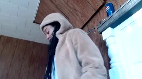 CreamyExotica online show from 01-16-25, 05:33