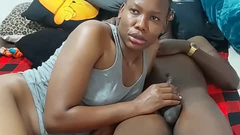 creamyhub online show from 12-19-25, 09:38