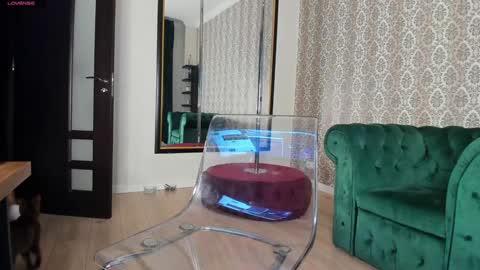 Snapshot of creamyinkk chatting on 01-15-25, 08:51 Sophie online show from 01-15-25, 08:51