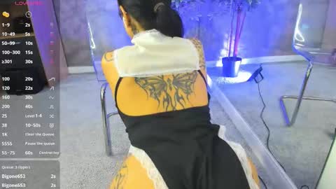 Snapshot of creamyinkk chatting on 09-26-25, 12:42 Sophie online show from 09-26-25, 12:42