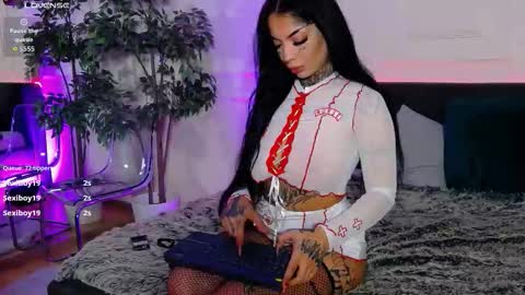 Snapshot of creamyinkk chatting on 11-04-25, 06:45 Sophie online show from 11-04-25, 06:45