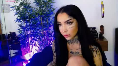 Sophie online show from 12-04-25, 07:17