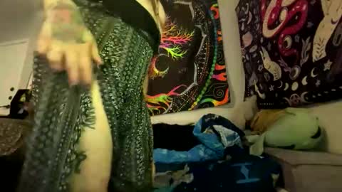 creamykellz online show from 10-12-25, 01:54