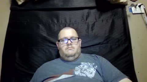 Snapshot of creeeping_death chatting on 01-01-25, 01:04 The hopeless romantic online show from 01-01-25, 01:04